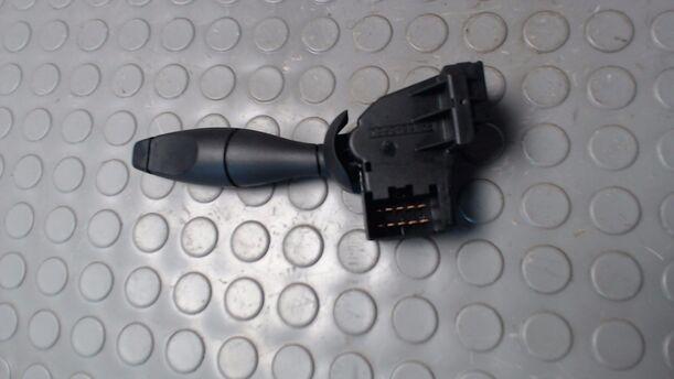 Foto: SCHEIBENWISCHERSCHALTER eines Ford Transit Connect (Kurz) CC