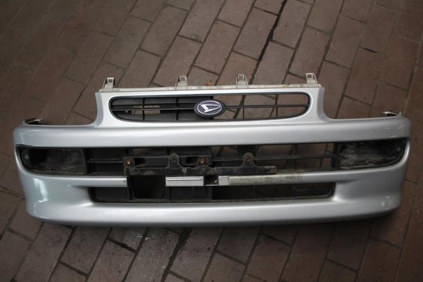 Foto: STOßSTANGE VORN eines Daihatsu Cuore