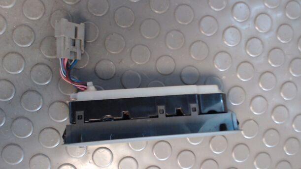 Foto: FENSTERHEBERSCHALTER eines Suzuki Baleno 1.8
