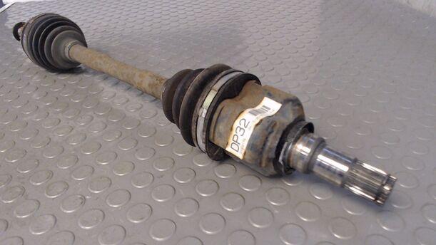 Foto: ANTRIEBSWELLE VORN LINKS eines Toyota Yaris Verso 1.3 CC