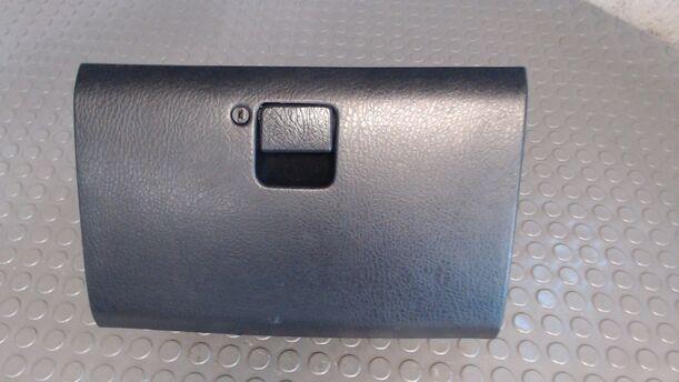 Foto: HANDSCHUHFACH eines Mazda MX-3 V6 24V CL