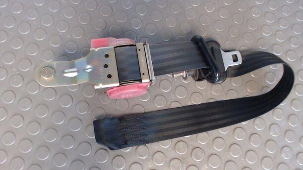Foto: SICHERHEITSGURT VORN RECHTS eines Mazda MX-3 V6 24V