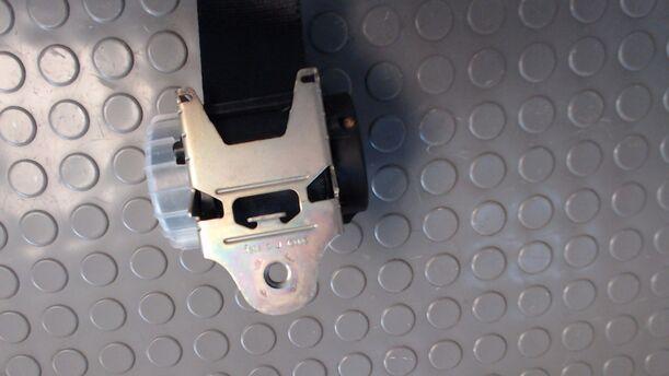 Foto: SICHERHEITSGURT VORN RECHTS (2/3 Türer) eines Ford Fiesta 1.3