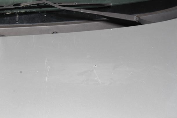 Foto: MOTORHAUBE eines Citroen Berlingo 1.9 D SX