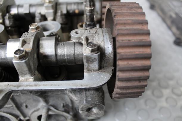 Foto: ZYLINDERKOPF D16Z5 eines Honda CRX 1.6i-16
