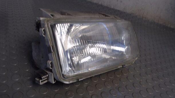 Foto: SCHEINWERFER RECHTS eines VW Polo 50 Exclusive