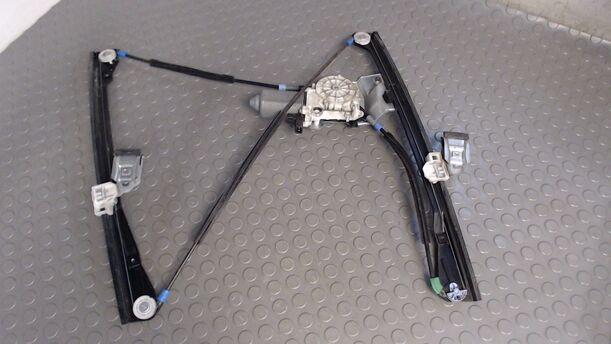 Foto: FENSTERHEBER ELEKTRISCH VORN RECHTS (4/5-TÜRER) eines VW Polo 50 Exclusive