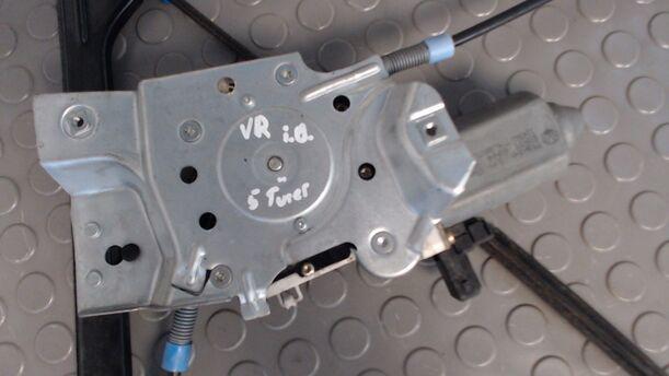 Foto: FENSTERHEBER ELEKTRISCH VORN RECHTS (4/5-TÜRER) eines VW Polo 50 Exclusive