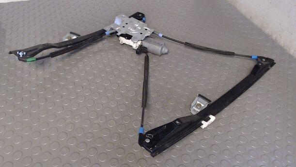 Foto: FENSTERHEBER ELEKTRISCH VORN RECHTS (4/5-TÜRER) eines VW Polo 50 Exclusive