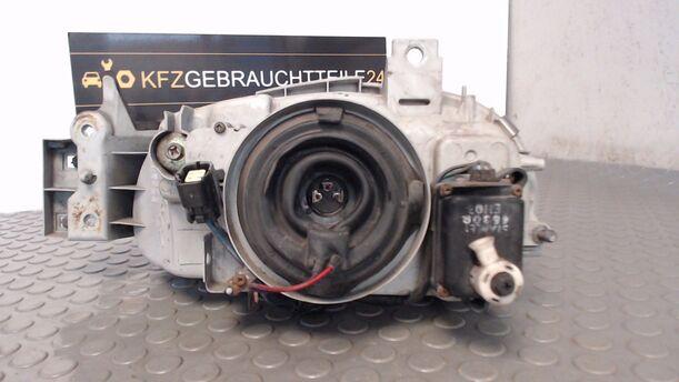 Foto: SCHEINWERFER RECHTS eines Mazda 121 16V Canvas Top Stella