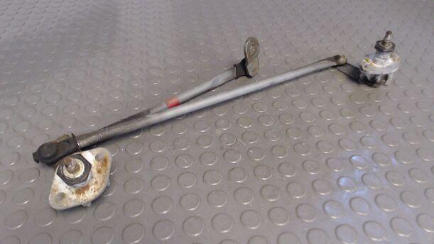 Foto: SCHEIBENWISCHERGESTÄNGE VORN eines Mazda 121 16V Canvas Top Stella