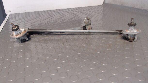 Foto: SCHEIBENWISCHERGESTÄNGE VORN eines Mazda 121 16V Canvas Top Stella