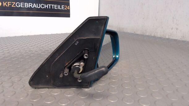 Foto: AUSSENSPIEGEL MECHANISCH RECHTS eines Mazda 121 16V Canvas Top Jeans