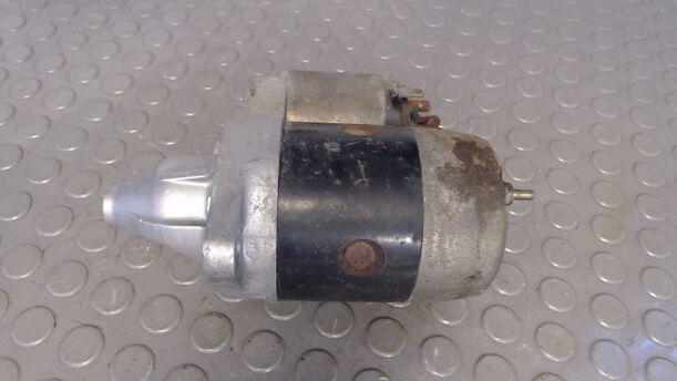 Foto: ANLASSER / STARTER eines Mazda 121 16V Canvas Top Stella