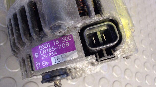 Foto: LICHTMASCHINE eines Mazda 121 16V Canvas Top Stella