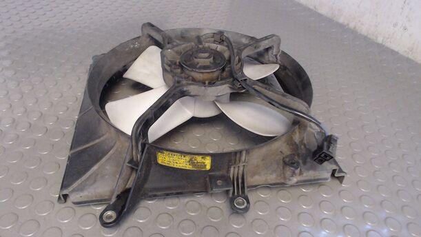 Foto: ELEKTROLÜFTER eines Mazda 121 16V Canvas Top Stella