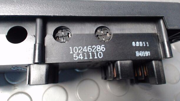 Foto: SCHALTERLEISTE/WARNBLINKSCHALTER eines Opel Sintra 2.2 16V LX