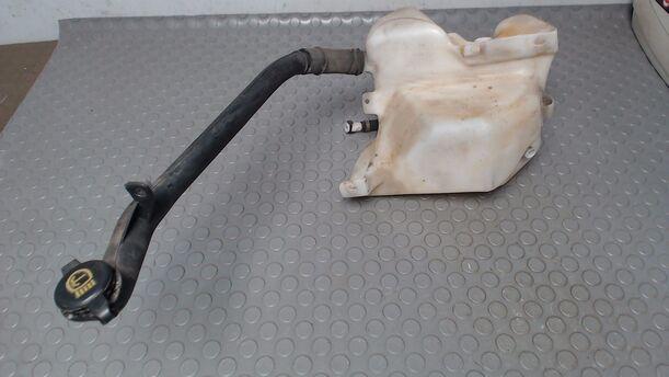 Foto: WASCHBEHÄLTER SCHEINWERFERREINIGUNG eines Opel Sintra 2.2 16V LX
