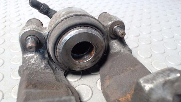 Foto: BREMSSATTEL VORN LINKS eines Opel Astra 1.6 CC