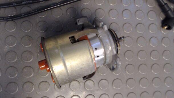 Foto: ZÜNDVERTEILER MIT ZÜNDKABELN eines VW Polo 60 CC