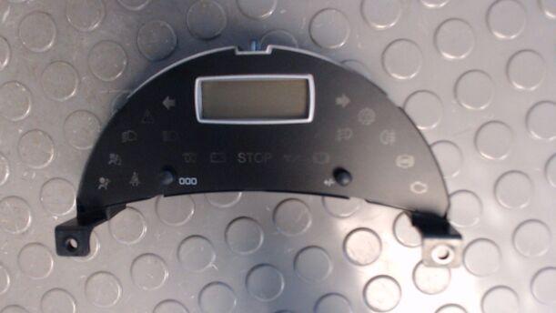 Foto: TACHOEINHEIT / KOMBIINSTRUMENT eines Citroen C8 2.0 HDi Exclusive