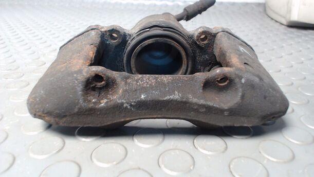 Foto: BREMSSATTEL VORN LINKS eines Kia Rio 1.5 CL