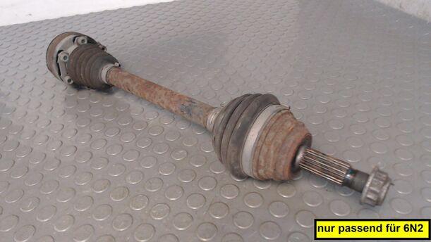 Foto: ANTRIEBSWELLE VORN LINKS eines VW Polo