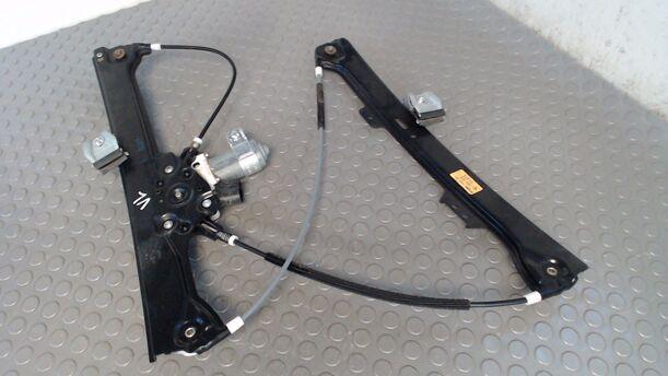 Foto: FENSTERHEBER ELEKTRISCH VORN LINKS eines BMW 525i GL