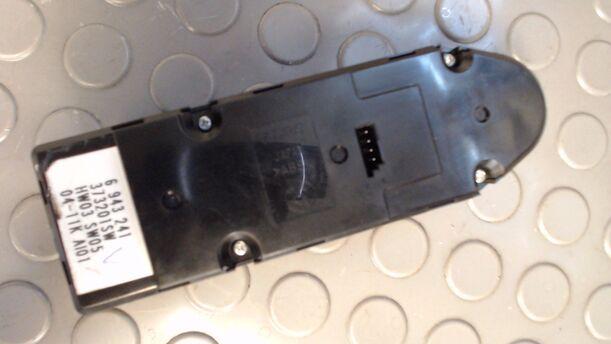 Foto: FENSTERHEBERSCHALTER eines BMW 525i