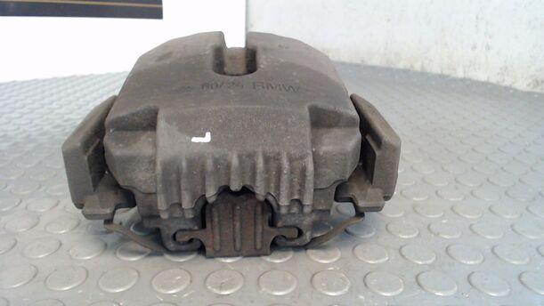 Foto: BREMSSATTEL VORN LINKS eines BMW 525i GL