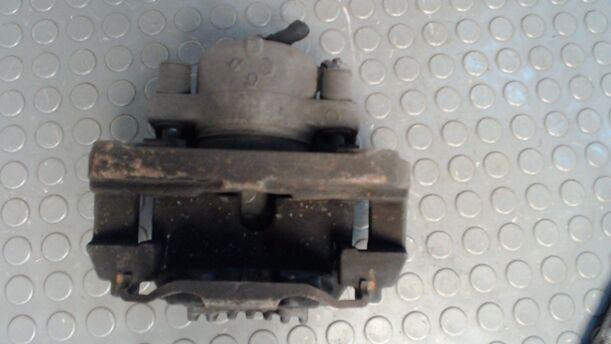 Foto: BREMSSATTEL VORN LINKS eines BMW 525i GL