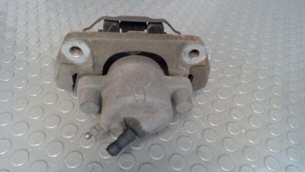Foto: BREMSSATTEL VORN LINKS eines BMW 525i GL