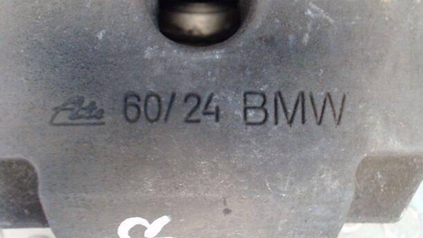 Foto: BREMSSATTEL VORN RECHTS eines BMW 525i GL