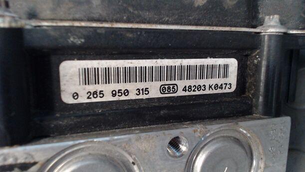 Foto: HAUPTBREMSAGGREGAT ABS eines BMW 525i GL