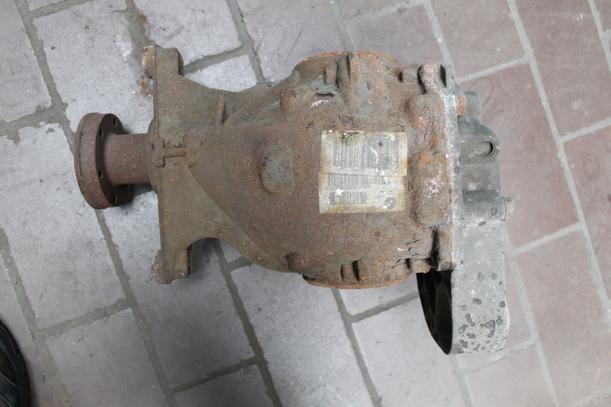 Foto: HINTERACHSGETRIEBE / DIFFERENTIAL eines BMW 525i GL