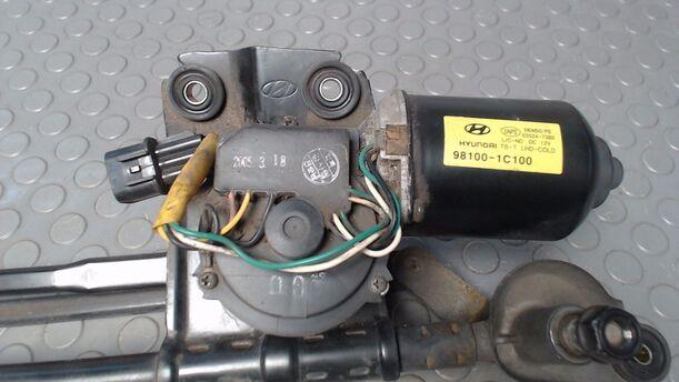 Foto: SCHEIBENWISCHERMOTOR VORN (ALTE AUSFÜHRUNG) eines Hyundai Getz 1.1