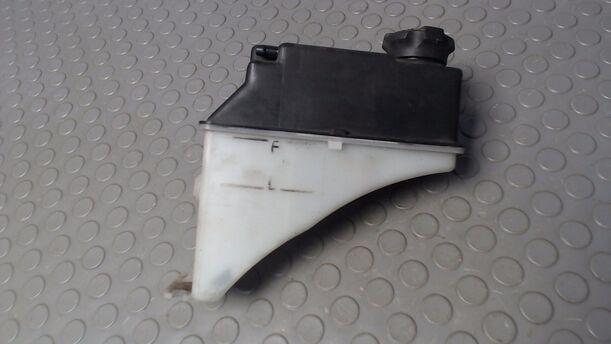 Foto: AUSGLEICHSBEHÄLTER/KÜHLWASSERBEHÄLTER eines Hyundai Getz 1.1