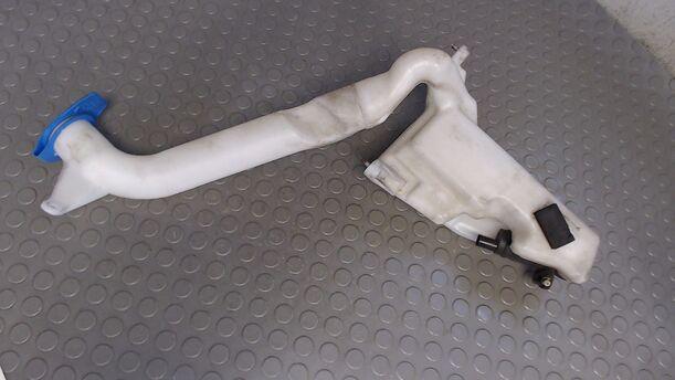 Foto: SCHEIBENWASCHBEHÄLTER eines VW Fox 1.2 GLX
