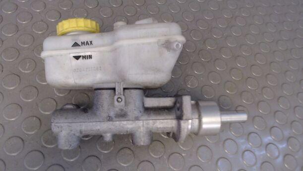 Foto: HAUPTBREMSZYLINDER eines VW Fox 1.2 SX
