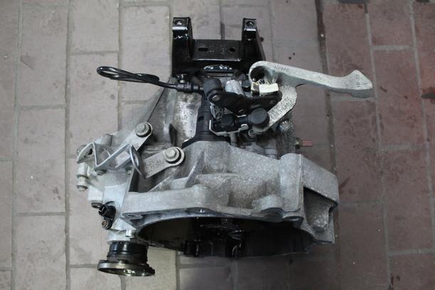 Foto: SCHALTGETRIEBE 5-GANG JPU eines VW Fox 1.2 SX