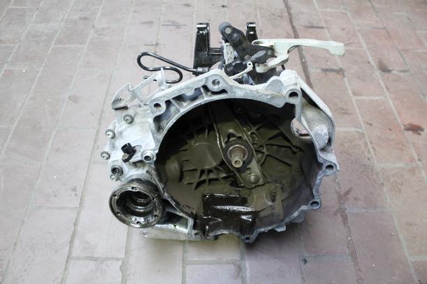 Foto: SCHALTGETRIEBE 5-GANG JPU eines VW Fox 1.2 SX