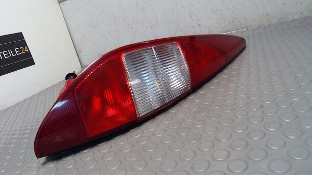Foto: RÜCKLEUCHTE / HECKLEUCHTE LINKS eines Ford Mondeo 2.2 Turnier TDCi