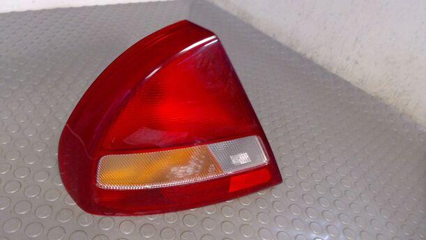 Foto: RÜCKLEUCHTE / HECKLEUCHTE LINKS eines Mitsubishi Lancer 1300 GLX