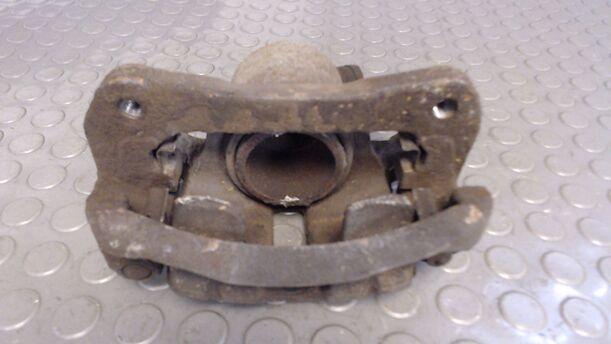 Foto: BREMSSATTEL VORN RECHTS eines Mitsubishi Lancer 1300
