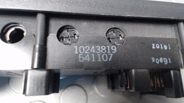Foto: SCHALTERLEISTE/ WARNBLINKSCHALTER eines Opel Sintra 3.0 V6 Special