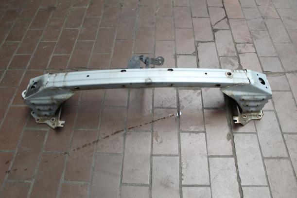 Foto: VERSTÄRKUNG VORN eines Mazda 6 Sport Kombi 2.0 CD DPF CD Diamant