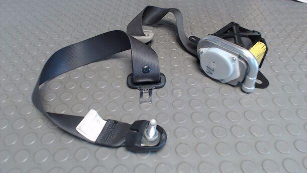 Foto: SICHERHEITSGURT VORN LINKS eines Mazda 6 Sport Kombi 2.0 CD DPF