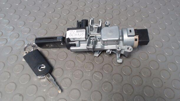 Foto: ZÜNDSCHLOSS/SCHLIESSZYLINDER eines Mazda 6 Sport Kombi 2.0 CD DPF