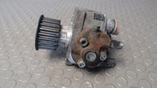 Foto: DIESELEINSPRITZPUMPE/HOCHDRUCKPUMPE eines Mazda 6 Sport Kombi 2.0 CD DPF