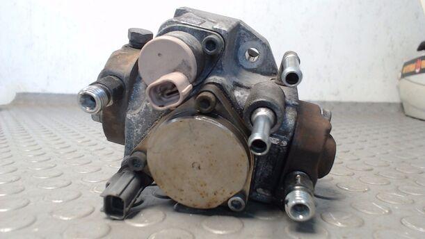 Foto: DIESELEINSPRITZPUMPE/HOCHDRUCKPUMPE eines Mazda 6 Sport Kombi 2.0 CD DPF